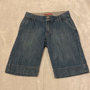 2009 GAP Jean Shorts Size 4 Pre-Owned